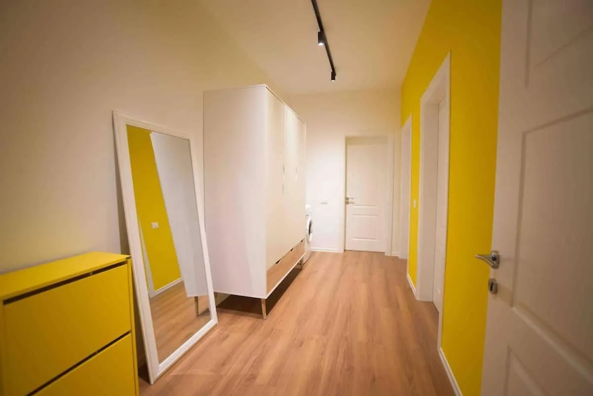 Tirana Yellow Apartment 阿尔巴尼亚