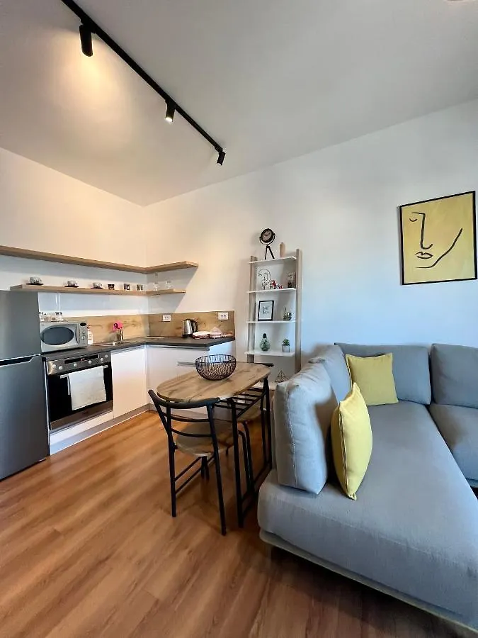 Tirana Yellow Apartment 阿尔巴尼亚